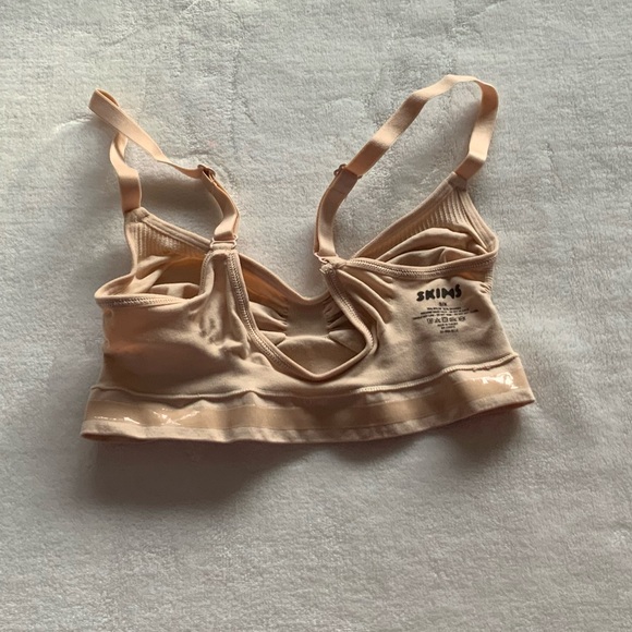 Skims Sculpting Bralette - Picture 7 of 8